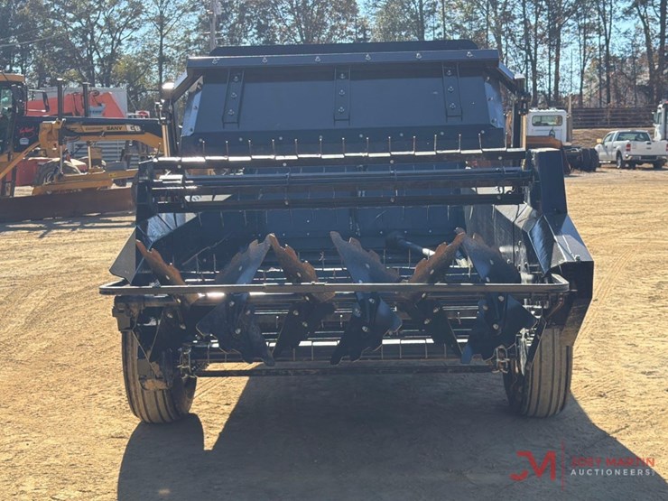 abi-185pto-pull-type-manure-spreader-image-4