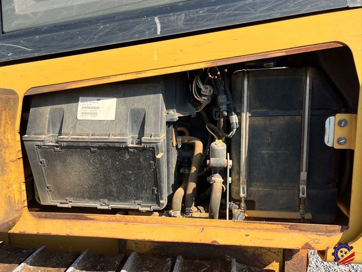 2017-caterpillar-d5k2-xl-image-30