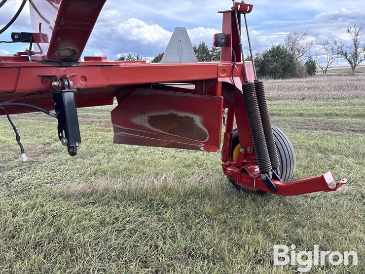 2011-new-holland-h7150-image-16