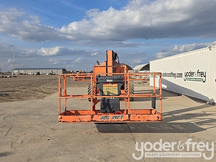2014-jlg-800aj-image-4