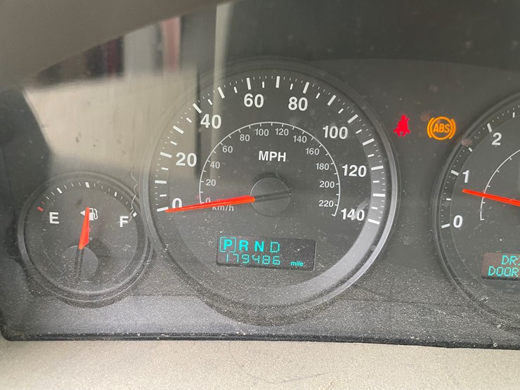 2005-jeep-grand-cherokee-laredo-image-35