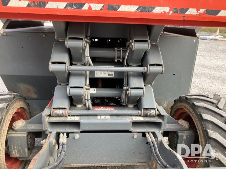 2017-skyjack-sj6826rt-image-9