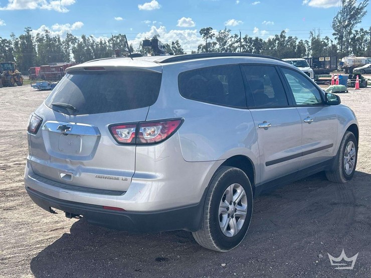 2016-chevrolet-traverse-image-3