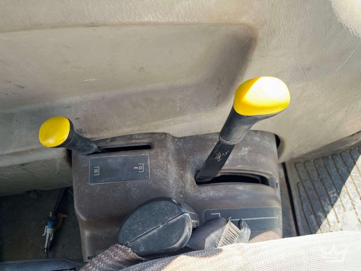 2007-john-deere-5225-image-15