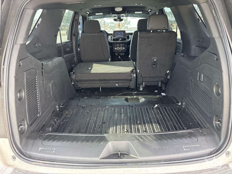 2022-chevrolet-tahoe-image-23