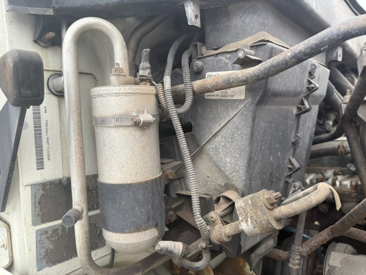 2006-international-7300-image-24