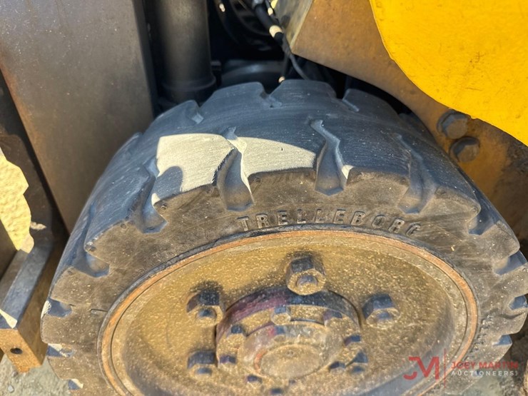 komatsu-fg25t-12-image-8