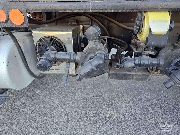 2011-international-durastar-4300-image-23