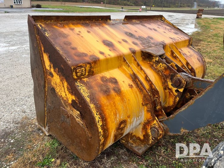 2017-deere-624k-image-17