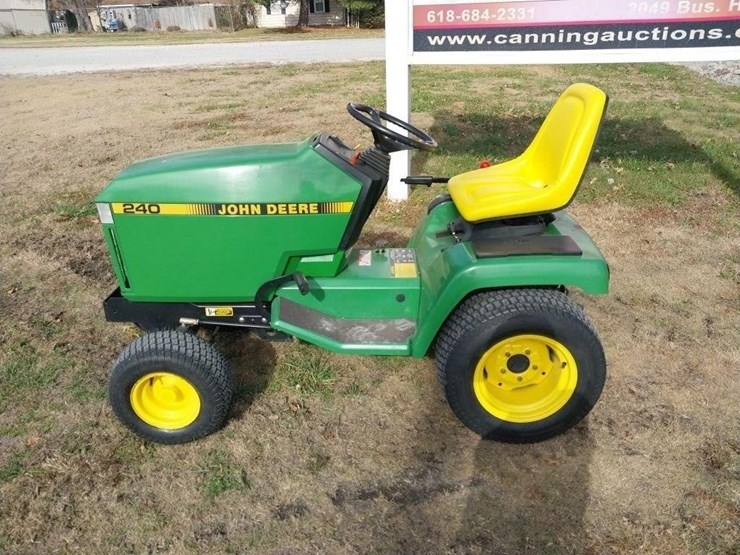 john-deere-240-image-5