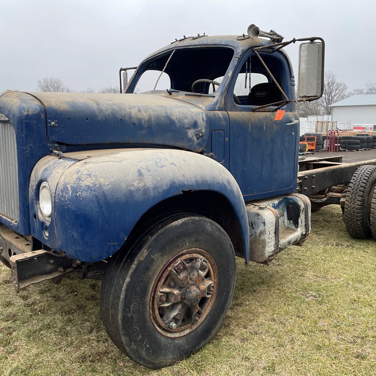 #1250 • 1963 Mack B53S Cab and Chassis (Has WI Title)