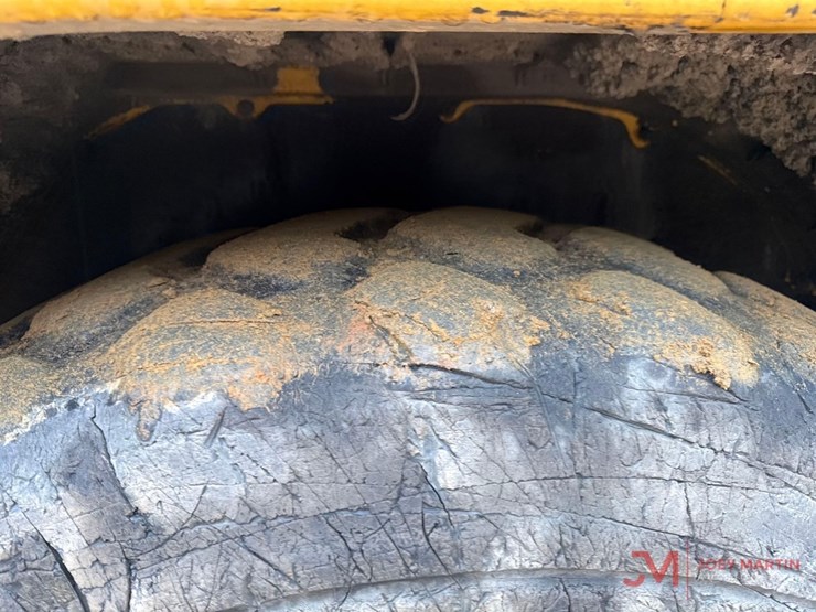 2019-caterpillar-730-image-5