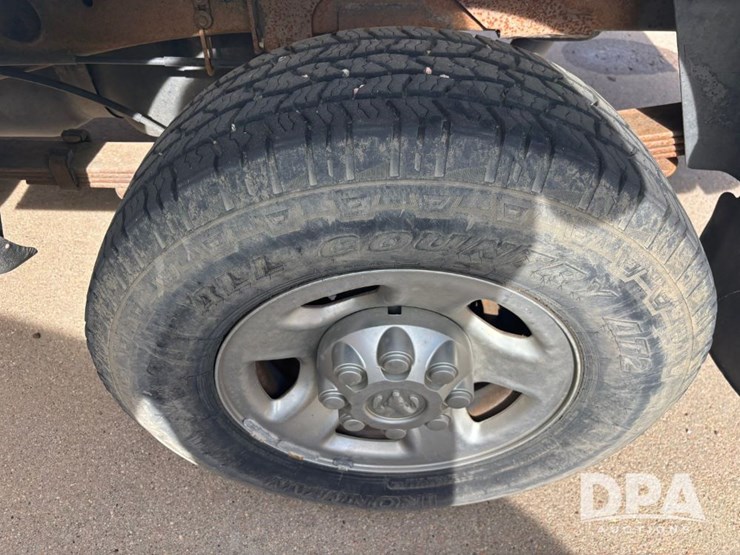 2004-dodge-2500-image-19