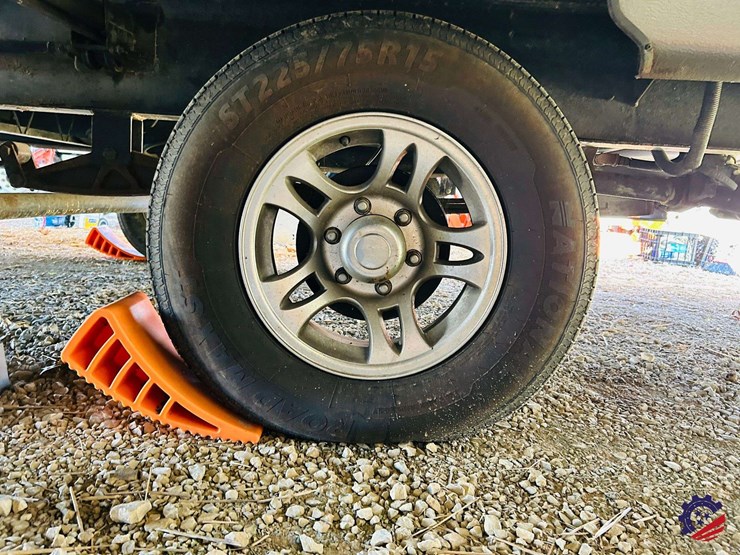 2011-keystone-hornet-platinum-31rbds-t/a-camper-trailer-image-52