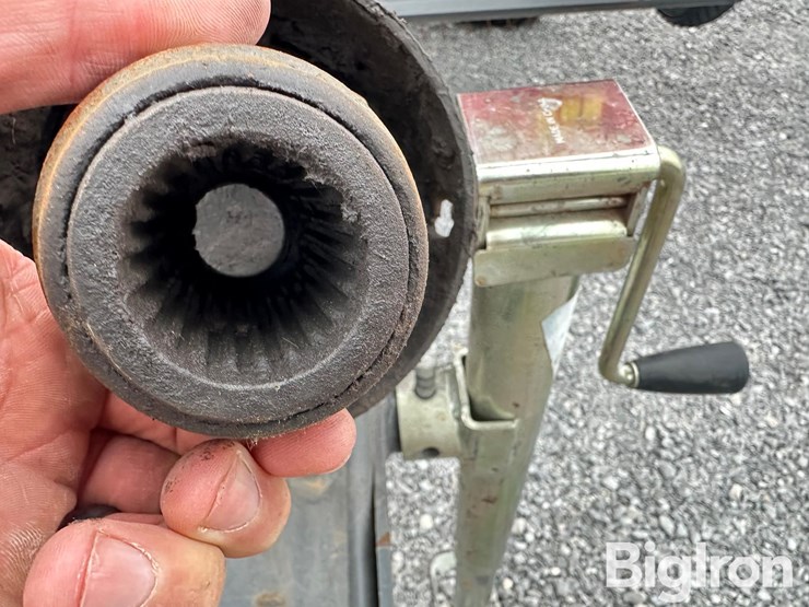 2015-massey-ferguson-2946a-image-13