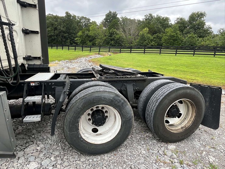2018-freightliner-cascadia-evolution-t/a-truck-tractor-image-26