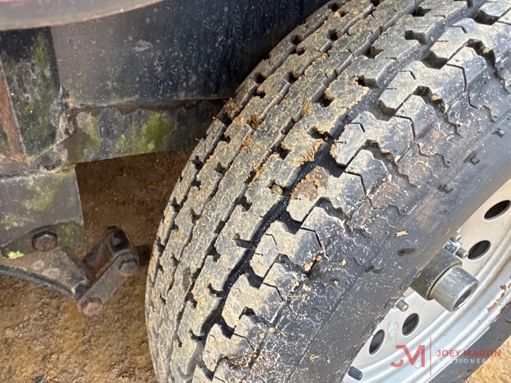 d-&-d-trailers-24'-utility-trailer-image-12