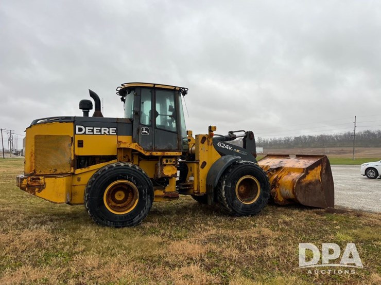 2017-deere-624k-image-8
