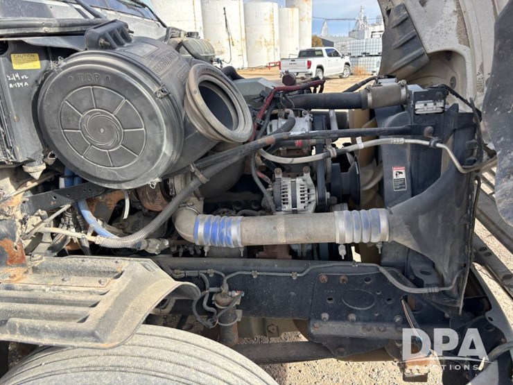 2006-freightliner-day-cab-truck-(gp12099,-unit-802)-image-64