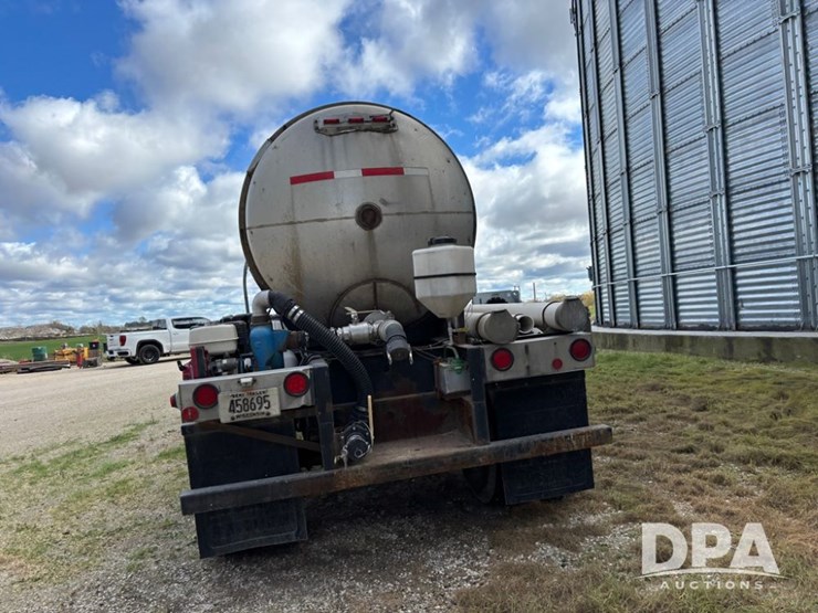 1974-heil-trailer-image-12