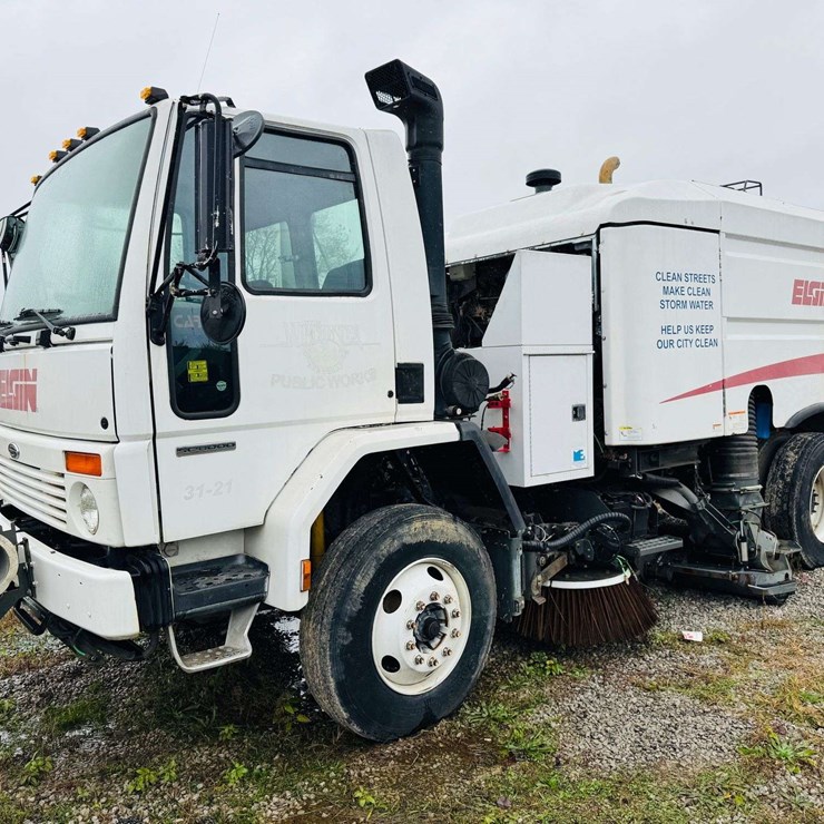 2007 STERLING SC8000