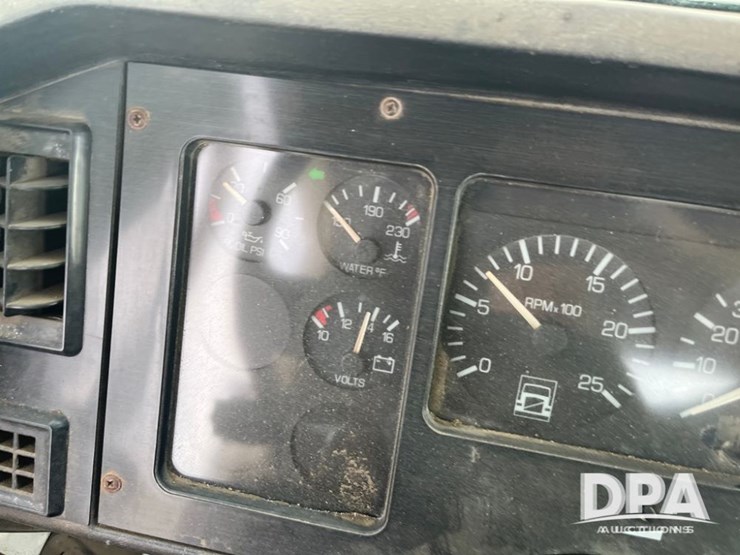 1993-white-gmc-liquid-truck-(dr8592-unit-129952)-image-75