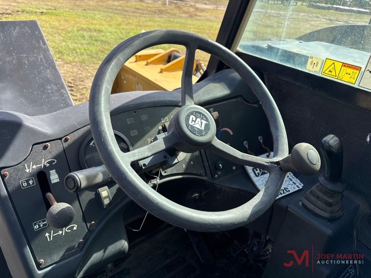 2012-caterpillar-tl642c-image-15
