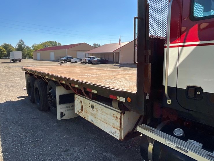 2007-mack-cv713-flatbed-w/-moffett-hookup-image-6