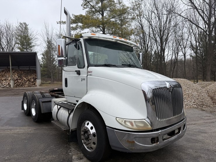 2005-international-8600-image-7