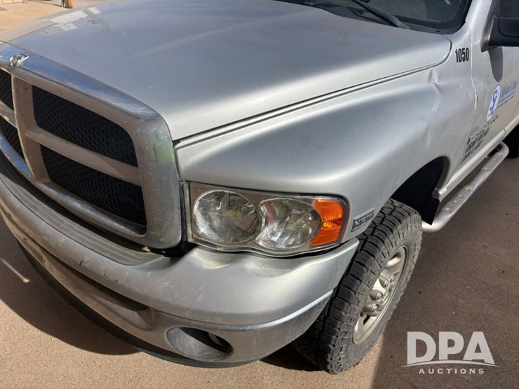 2004-dodge-2500-image-13