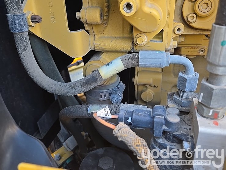 2016-caterpillar-120m2-image-136