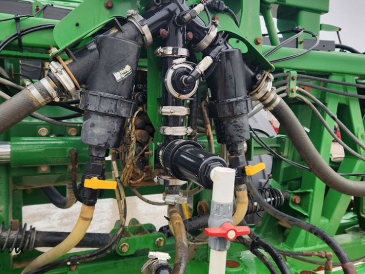 2016-john-deere-r4038-image-10