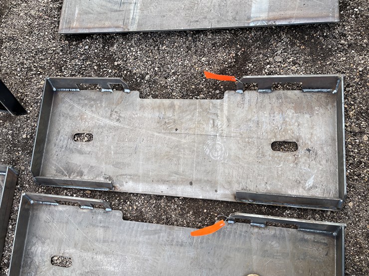 #1224-•-skidsteer-adapter-plates-image-4