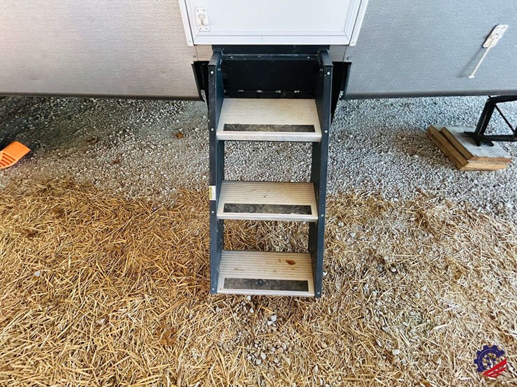 2011-keystone-hornet-platinum-31rbds-t/a-camper-trailer-image-24