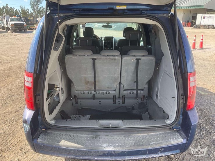 2010-dodge-grand-caravan-image-20