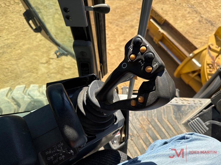 2018-caterpillar-140m3-image-18