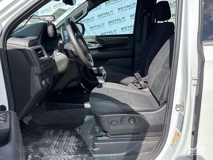 2021-chevrolet-tahoe-image-12