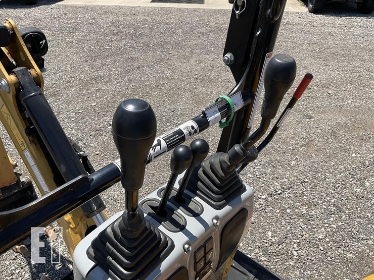 2022-caterpillar-300.9d-image-17