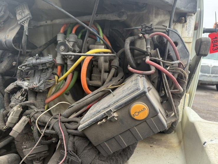 2006-international-7300-image-12