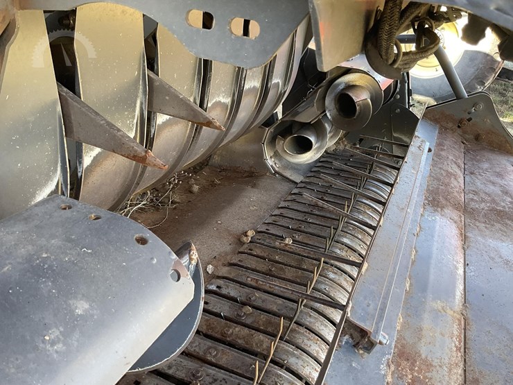 2013-massey-ferguson-2190-image-37