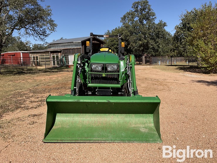 2022-john-deere-3038e-image-2