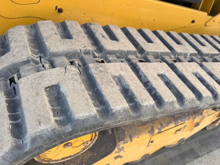 2022-caterpillar-279d3-image-43