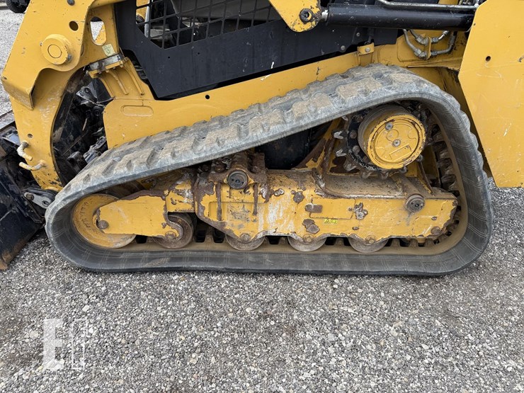 2019-caterpillar-249d-image-11
