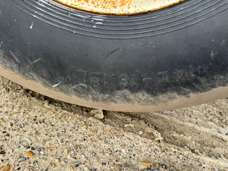 #103-•-red-running-gear-image-4