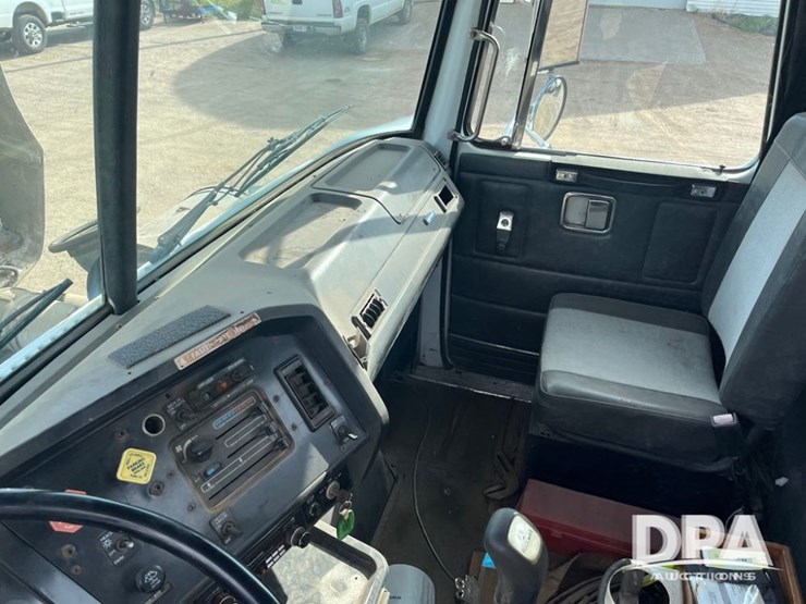 1993-white-gmc-liquid-truck-(dr8592-unit-129952)-image-68