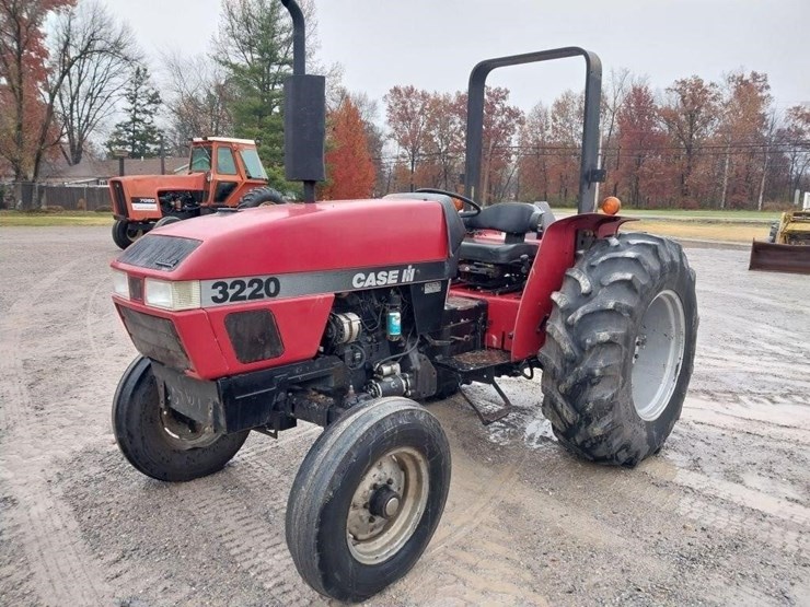case-ih-3220-image-1
