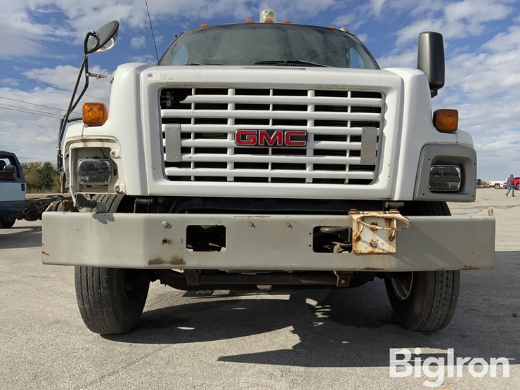 2005-gmc-topkick-image-9