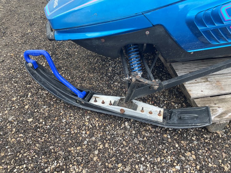 #1092-•-1994-polaris-indy-classic-500-snowmobile-(has-reg.-card)-image-9