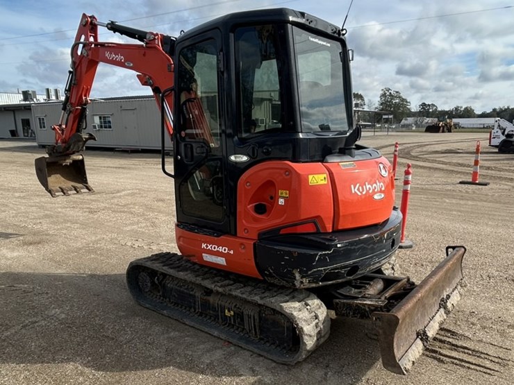 2023-kubota-kx040-4-image-7