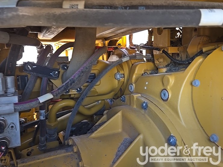 2016-caterpillar-120m2-image-176